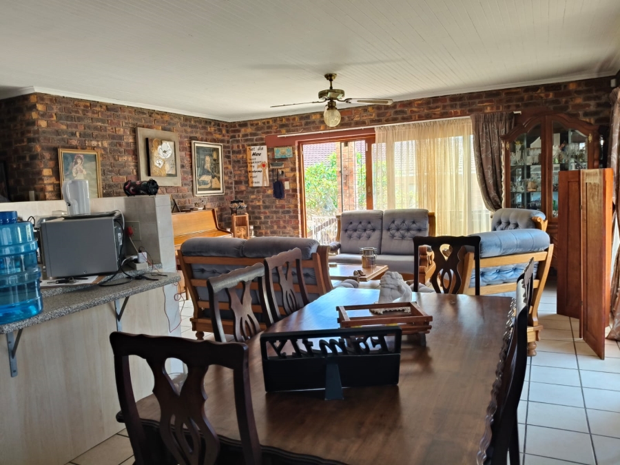 3 Bedroom Property for Sale in Wavecrest Eastern Cape